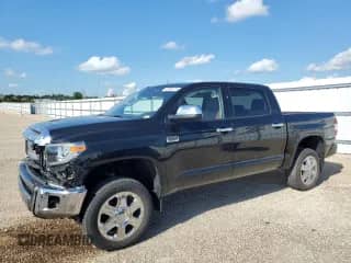 2019 Toyota Tundra SR5 с VIN 5TFAY5F11KX797444, выставлен на аукционе Copart как лот 69394715 с пробегом 86 298 миль миль и Списание • Salvage title. История ставок и продаж доступна на DreamBid. Изображение 1.