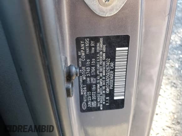 2016 Hyundai Veloster z VIN KMHTC6AD5GU267402, wystawiony jako Copart lot #82196445 z przebiegiem 158 075 mil mil oraz Czysty tytuł • Clean title. Historia ofert i sprzedaży dostępna na DreamBid. Obrazek 12.