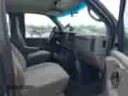 2006 Chevrolet City Express Cargo z VIN 1GNFH15T861273113, wystawiony jako IAAI lot #42114938 z przebiegiem 204 249 mil mil oraz . Historia ofert i sprzedaży dostępna na DreamBid. Obrazek 5.