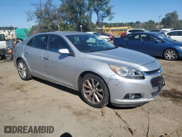 2016 Chevrolet Malibu LTZ with VIN 1G11E5SA4GF108243, listed as a Copart auction lot 82388345 with 238,401 mi miles and Clean title. Bid and sale history available at DreamBid. Image 4.