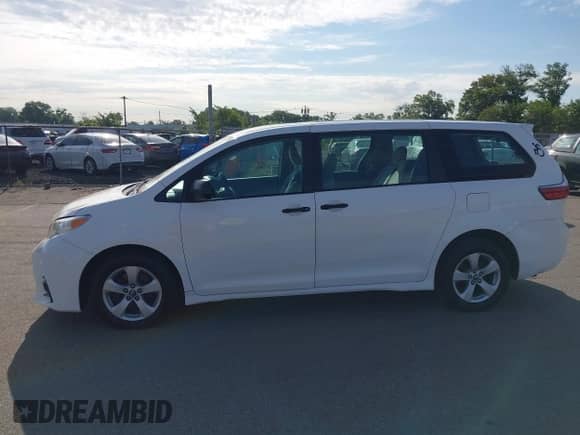 2018 Toyota Sienna L with VIN 5TDZZ3DC2JS939328, listed as a IAAI auction lot 43117053 with 178,019 mi miles and . Bid and sale history available at DreamBid. Image 14.
