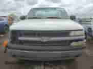 2002 Chevrolet Silverado 1500 z VIN 1GCEC14W32Z142164, wystawiony jako Copart lot #58081025 z przebiegiem 162 501 mil mil oraz Szkoda całkowita • Salvage title. Historia ofert i sprzedaży dostępna na DreamBid. Obrazek 5.