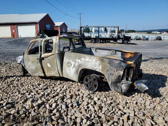 2012 GMC Sierra 1500 SLE z VIN 1GTR2VE70CZ195666, wystawiony jako Copart lot #70352935 z przebiegiem Nie podano mil oraz Szkoda całkowita • Salvage title. Historia ofert i sprzedaży dostępna na DreamBid. Obrazek 2.
