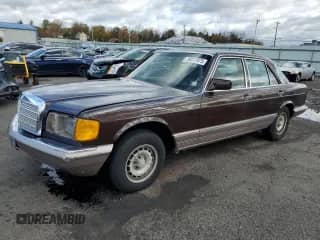 1985 Mercedes-Benz 300 with VIN WDBCB20CXFA127806, listed as a Copart auction lot 90817975 with 373,634 mi miles and Clean title. Bid and sale history available at DreamBid. Image 1.