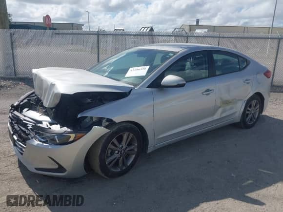 2018 Hyundai Elantra SEL с VIN 5NPD84LF9JH255803, выставлен на аукционе IAAI как лот 43400320 с пробегом 52 382 миль миль и . История ставок и продаж доступна на DreamBid. Изображение 17.