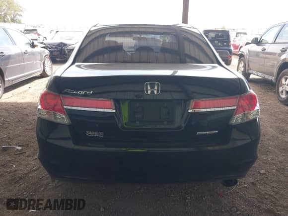 2012 Honda Accord SE z VIN 1HGCP2F61CA181495, wystawiony jako IAAI lot #43218196 z przebiegiem 198 160 mil mil oraz . Historia ofert i sprzedaży dostępna na DreamBid. Obrazek 16.