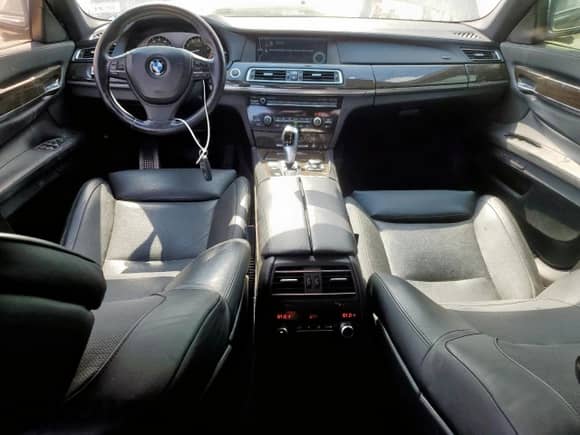 2012 BMW 7 Series 750Li с VIN WBAKB8C50CC964168, выставлен на аукционе Copart как лот 69255225 с пробегом 119 444 миль миль и Чистый • Clean title. История ставок и продаж доступна на DreamBid. Изображение 8.
