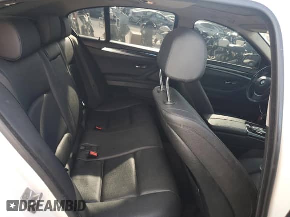 2016 BMW 5 Series 528i z VIN WBA5A5C54GG354898, wystawiony jako Copart lot #80375885 z przebiegiem 52 694 mil mil oraz Szkoda całkowita • Salvage title. Historia ofert i sprzedaży dostępna na DreamBid. Obrazek 10.