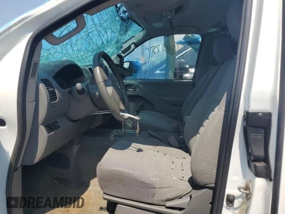 2017 Nissan Frontier S z VIN 1N6BD0CT0HN722356, wystawiony jako Copart lot #65630575 z przebiegiem 53 834 mil mil oraz Czysty tytuł • Clean title. Historia ofert i sprzedaży dostępna na DreamBid. Obrazek 7.