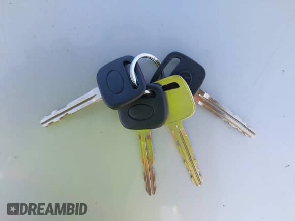 1997 Toyota Camry LE z VIN 4T1BF22K0VU029186, wystawiony jako IAAI lot #42029297 z przebiegiem 153 204 mil mil oraz . Historia ofert i sprzedaży dostępna na DreamBid. Obrazek 11.