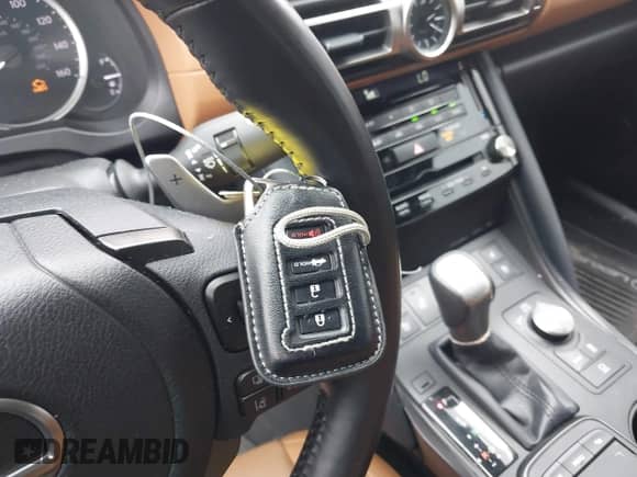 2022 Lexus IS 300 z VIN JTHDA1D21N5119328, wystawiony jako IAAI lot #41558644 z przebiegiem 44 241 mil mil oraz . Historia ofert i sprzedaży dostępna na DreamBid. Obrazek 11.