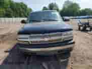 2002 Chevrolet Suburban Z71 z VIN 3GNFK16Z22G216048, wystawiony jako Copart lot #60589495 z przebiegiem 198 760 mil mil oraz Czysty tytuł • Clean title. Historia ofert i sprzedaży dostępna na DreamBid. Obrazek 5.