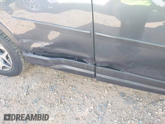 2020 Subaru Forester Premium z VIN JF2SKAJC1LH493731, wystawiony jako IAAI lot #43463731 z przebiegiem 31 525 mil mil oraz . Historia ofert i sprzedaży dostępna na DreamBid. Obrazek 6.