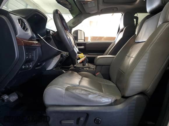 2017 Toyota Tundra Limited с VIN 5TFHW5F13HX635280, выставлен на аукционе Copart как лот 70340705 с пробегом 178 416 миль миль и Списание • Salvage title. История ставок и продаж доступна на DreamBid. Изображение 7.