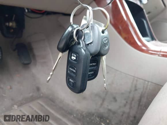 2005 Toyota Camry LE with VIN 4T1BF30K65U603931, listed as a IAAI auction lot 42915998 with 180,000 mi miles and . Bid and sale history available at DreamBid. Image 11.
