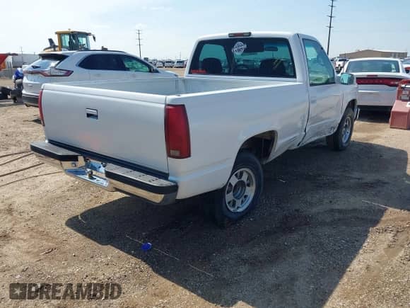 1995 Chevrolet Silverado 1500 z VIN 1GCEC14Z8SZ217712, wystawiony jako IAAI lot #42459235 z przebiegiem 172 963 mil mil oraz . Historia ofert i sprzedaży dostępna na DreamBid. Obrazek 4.