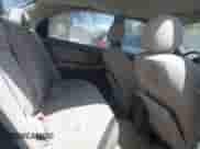 2001 Hyundai Sonata GLS z VIN KMHWF35V31A458928, wystawiony jako IAAI lot #41944264 z przebiegiem 118 398 mil mil oraz . Historia ofert i sprzedaży dostępna na DreamBid. Obrazek 8.