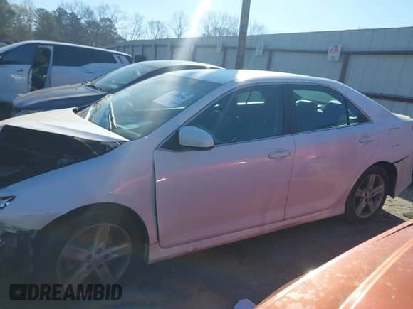 2014 Toyota Camry L with VIN 4T1BF1FK3EU382834, listed as a IAAI auction lot 41655780 with Not provided miles and . Bid and sale history available at DreamBid. Image 14.