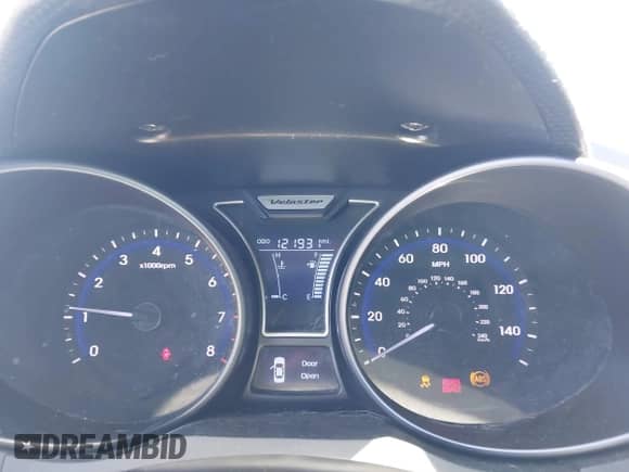 2013 Hyundai Veloster Turbo с VIN KMHTC6AE3DU152799, выставлен на аукционе IAAI как лот 43142353 с пробегом 121 931 миль миль и . История ставок и продаж доступна на DreamBid. Изображение 7.