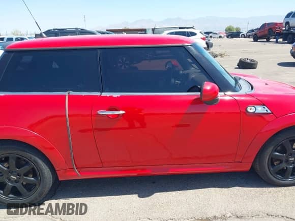 2010 MINI Hardtop with VIN WMWMF3C53ATZ64405, listed as a IAAI auction lot 42673213 with 135,765 mi miles and . Bid and sale history available at DreamBid. Image 13.