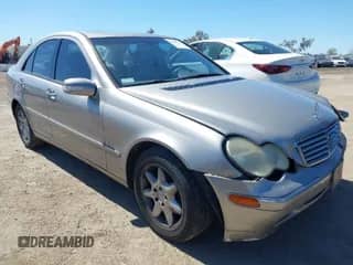 2004 Mercedes-Benz C 240 с VIN WDBRF61J64E015691, выставлен на аукционе IAAI как лот 41827367 с пробегом 171 003 миль миль и . История ставок и продаж доступна на DreamBid. Изображение 1.