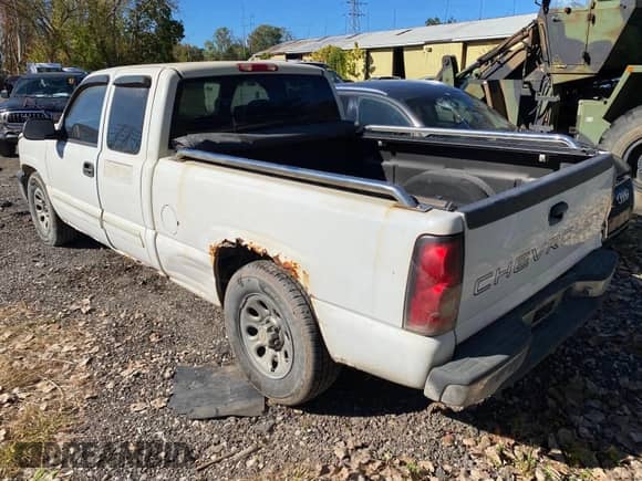 2006 Chevrolet Silverado 1500 Work Truck с VIN 1GCEC19V46Z222918, выставлен на аукционе IAAI как лот 43538270 с пробегом 208 200 миль миль и . История ставок и продаж доступна на DreamBid. Изображение 6.