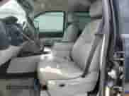 2007 Chevrolet Silverado 1500 2LT z VIN 2GCEK13MX71534268, wystawiony jako Copart lot #51249445 z przebiegiem Nie podano mil oraz Szkoda całkowita • Salvage title. Historia ofert i sprzedaży dostępna na DreamBid. Obrazek 7.