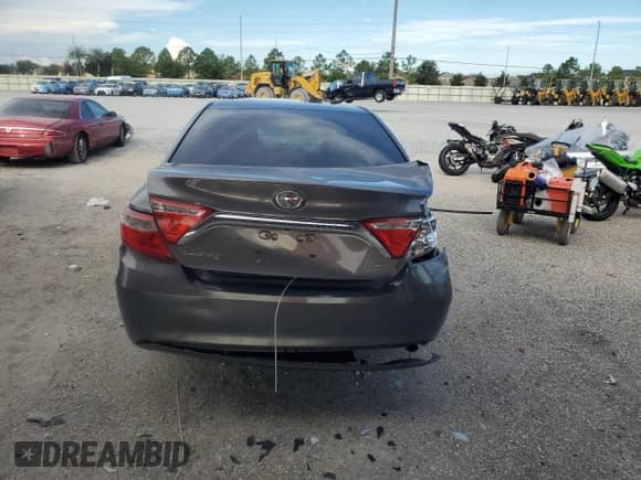 2015 Toyota Camry SE z VIN 4T1BF1FK1FU926166, wystawiony jako Copart lot #83808755 z przebiegiem Nie podano mil oraz Nie do naprawy • Non repairable. Historia ofert i sprzedaży dostępna na DreamBid. Obrazek 6.