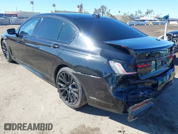 2021 BMW 7 Series 740i z VIN WBA7T2C06MCF83336, wystawiony jako IAAI lot #41735825 z przebiegiem 43 602 mil mil oraz . Historia ofert i sprzedaży dostępna na DreamBid. Obrazek 3.