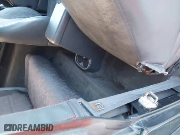 2001 Jeep Wrangler SE with VIN 1J4FA29P01P350847, listed as a IAAI auction lot 42821806 with 205,522 mi miles and . Bid and sale history available at DreamBid. Image 8.