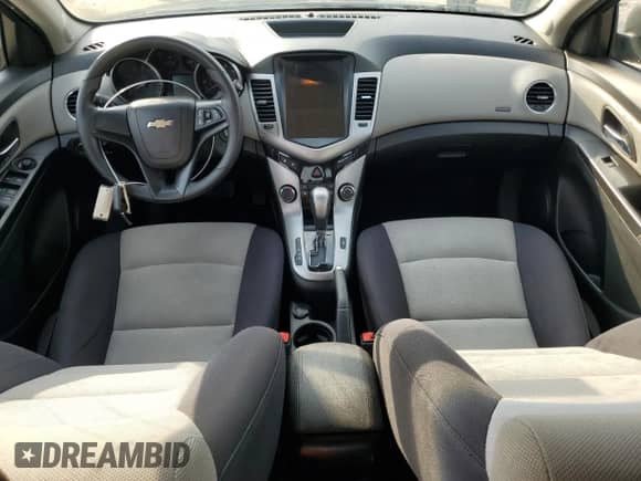 2013 Chevrolet Cruze LS z VIN 1G1PA5SH9D7255179, wystawiony jako Copart lot #80737295 z przebiegiem 139 930 mil mil oraz Szkoda całkowita • Salvage title. Historia ofert i sprzedaży dostępna na DreamBid. Obrazek 8.