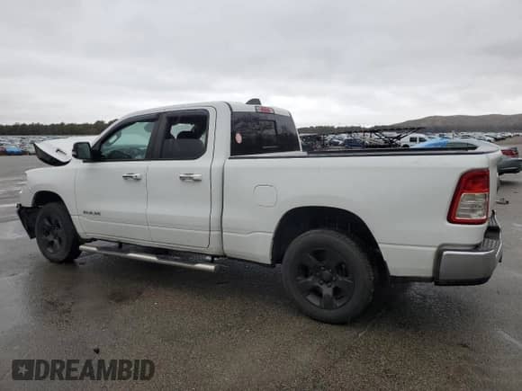 2020 Ram 1500 Big Horn z VIN 1C6RRFBG3LN394618, wystawiony jako Copart lot #49051465 z przebiegiem 71 379 mil mil oraz Szkoda całkowita • Salvage title. Historia ofert i sprzedaży dostępna na DreamBid. Obrazek 2.