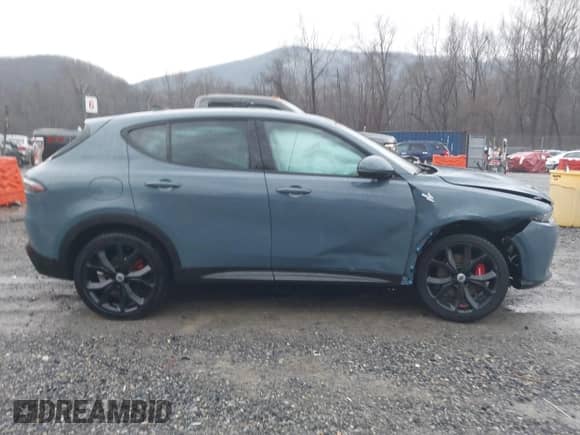 2024 Dodge Hornet R/T с VIN ZACPDFCW3R3A35345, выставлен на аукционе IAAI как лот 41456546 с пробегом 5 287 миль миль и . История ставок и продаж доступна на DreamBid. Изображение 14.