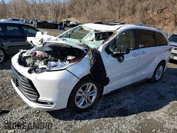 2023 Toyota Sienna Limited с VIN 5TDZSKFC6PS080376, выставлен на аукционе Copart как лот 49299375 с пробегом 105 881 миль миль и Списание • Salvage title. История ставок и продаж доступна на DreamBid. Изображение 1.