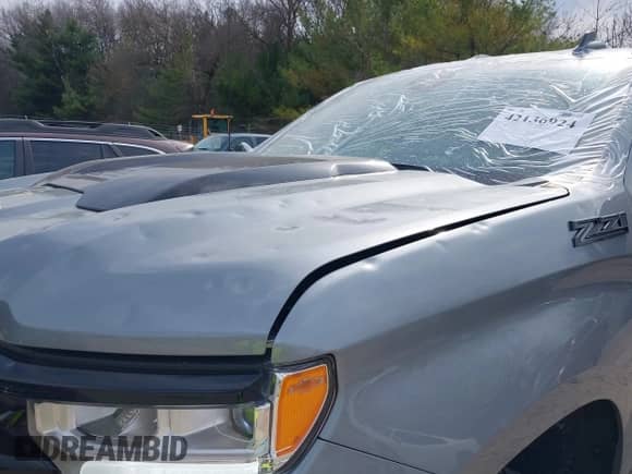 2024 Chevrolet Silverado 1500 LT Trail Boss z VIN 3GCUDFED3RG430280, wystawiony jako IAAI lot #42136924 z przebiegiem 2 261 mil mil oraz . Historia ofert i sprzedaży dostępna na DreamBid. Obrazek 6.