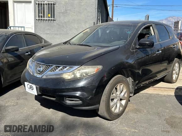 2013 Nissan Murano LE z VIN JN8AZ1MU1DW211454, wystawiony jako Copart lot #42782645 z przebiegiem 140 124 mil mil oraz Czysty tytuł • Clean title. Historia ofert i sprzedaży dostępna na DreamBid. Obrazek 2.