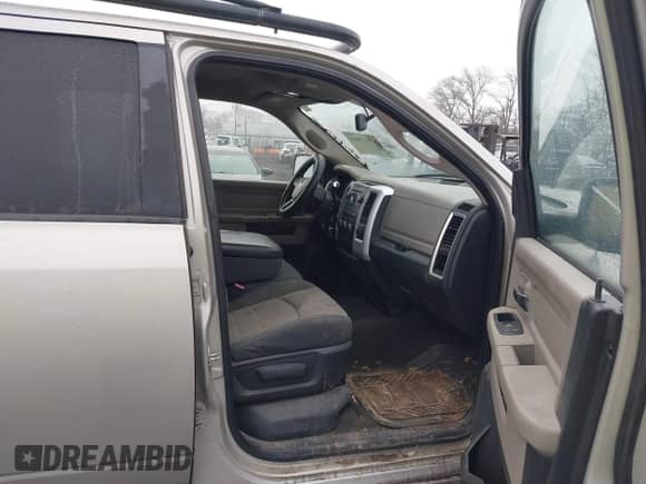 2010 Dodge 1500 SLT с VIN 1D7RV1GP3AS197145, выставлен на аукционе IAAI как лот 41837884 с пробегом 241 378 миль миль и . История ставок и продаж доступна на DreamBid. Изображение 5.