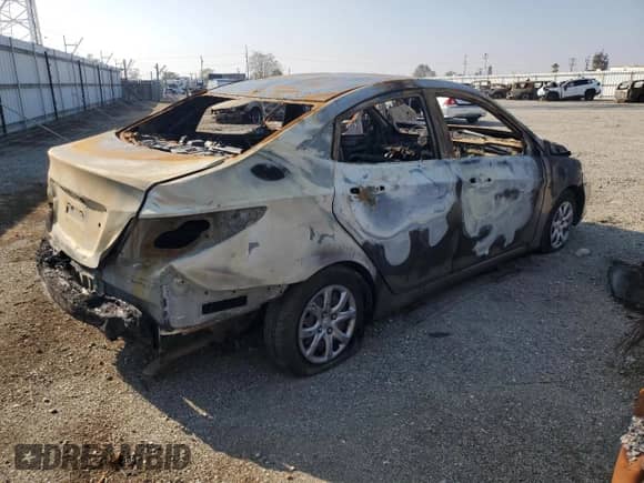 2014 Hyundai Accent GLS z VIN KMHCT4AE8EU681963, wystawiony jako Copart lot #87041085 z przebiegiem Nie podano mil oraz Nie do naprawy • Non repairable. Historia ofert i sprzedaży dostępna na DreamBid. Obrazek 3.