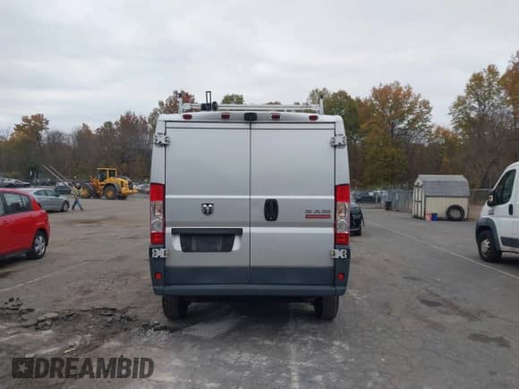 2017 Ram ProMaster Cargo с VIN 3C6TRVAG2HE501512, выставлен на аукционе IAAI как лот 43468006 с пробегом 180 087 миль миль и . История ставок и продаж доступна на DreamBid. Изображение 16.