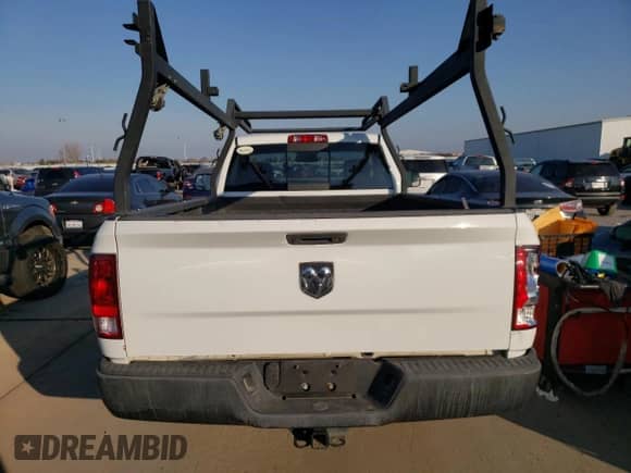 2016 Ram 1500 z VIN 3C6JR6DMXGG329425, wystawiony jako Copart lot #83474654 z przebiegiem 268 690 mil mil oraz Czysty tytuł • Clean title. Historia ofert i sprzedaży dostępna na DreamBid. Obrazek 6.