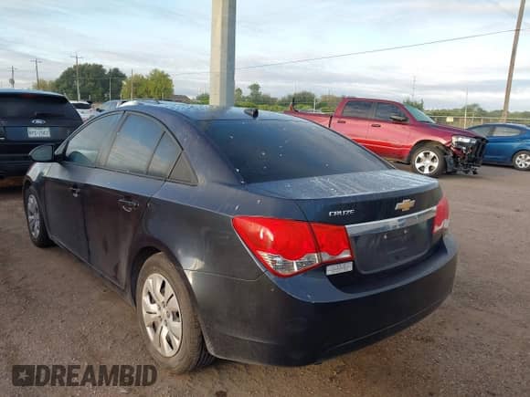 2014 Chevrolet Cruze LS z VIN 1G1PA5SH4E7265880, wystawiony jako IAAI lot #43449000 z przebiegiem 160 393 mil mil oraz . Historia ofert i sprzedaży dostępna na DreamBid. Obrazek 3.