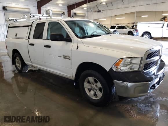 2018 Ram 1500 Express z VIN 1C6RR7FG8JS321047, wystawiony jako Copart lot #81482445 z przebiegiem 179 214 mil mil oraz Czysty tytuł • Clean title. Historia ofert i sprzedaży dostępna na DreamBid. Obrazek 4.