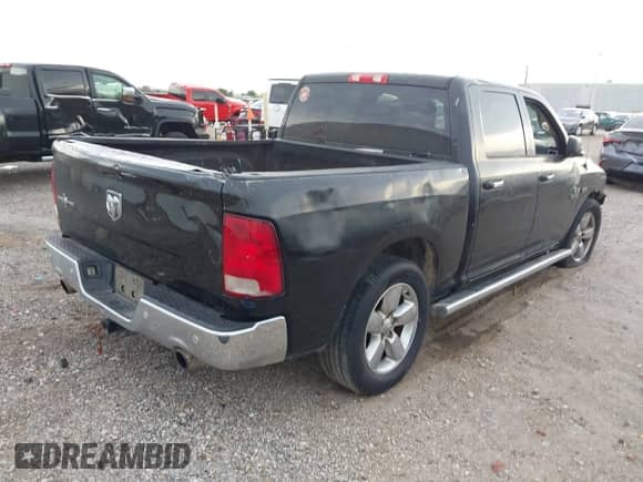 2017 Ram 1500 Big Horn z VIN 3C6RR6LT0HG738255, wystawiony jako IAAI lot #43110596 z przebiegiem 188 232 mil mil oraz . Historia ofert i sprzedaży dostępna na DreamBid. Obrazek 4.