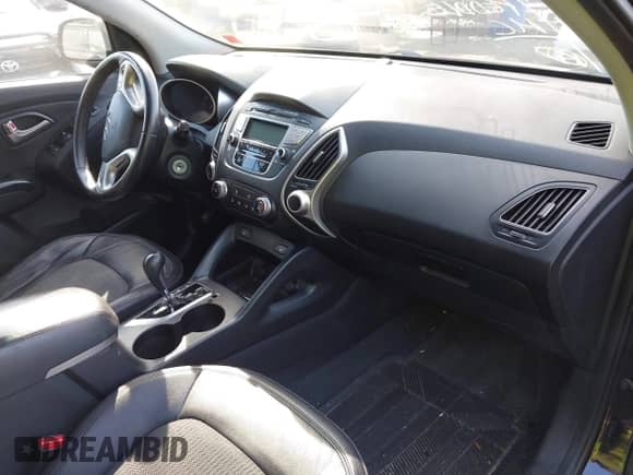 2013 Hyundai Tucson GLS with VIN KM8JUCAC3DU737576, listed as a IAAI auction lot 43373425 with 99,785 mi miles and . Bid and sale history available at DreamBid. Image 5.