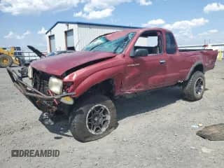 1998 Toyota Tacoma z VIN 4TAWM72N8WZ071995, wystawiony jako Copart lot #62375595 z przebiegiem Nie podano mil oraz Nie do naprawy • Non repairable. Historia ofert i sprzedaży dostępna na DreamBid. Obrazek 1.
