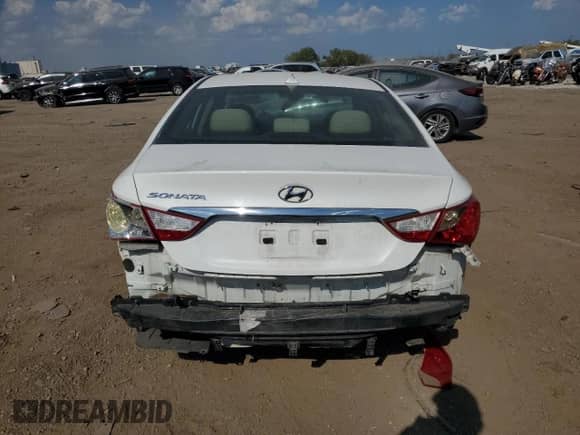 2014 Hyundai Sonata GLS z VIN 5NPEB4AC2EH825810, wystawiony jako Copart lot #84654845 z przebiegiem 126 855 mil mil oraz Szkoda całkowita • Salvage title. Historia ofert i sprzedaży dostępna na DreamBid. Obrazek 6.