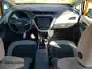 2017 Chevrolet Bolt EV LT z VIN 1G1FW6S05H4187774, wystawiony jako Copart lot #45166843 z przebiegiem 54 750 mil mil oraz . Historia ofert i sprzedaży dostępna na DreamBid. Obrazek 8.