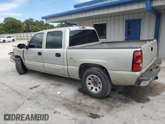 2006 Chevrolet Silverado 1500 LS с VIN 2GCEC13V061222321, выставлен на аукционе Copart как лот 72090955 с пробегом 327 426 миль миль и Списание • Salvage title. История ставок и продаж доступна на DreamBid. Изображение 2.