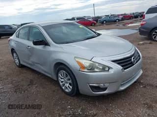 2015 Nissan Altima S z VIN 1N4AL3AP7FN890796, wystawiony jako IAAI lot #43305233 z przebiegiem 131 217 mil mil oraz . Historia ofert i sprzedaży dostępna na DreamBid. Obrazek 1.