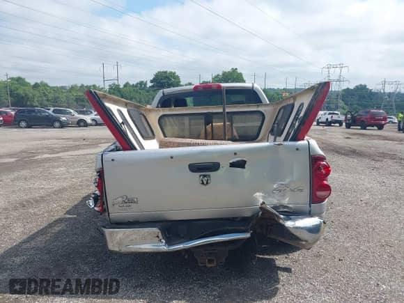 2008 Dodge 1500 SLT с VIN 1D7HU18248S503541, выставлен на аукционе IAAI как лот 42673022 с пробегом 138 318 миль миль и . История ставок и продаж доступна на DreamBid. Изображение 17.
